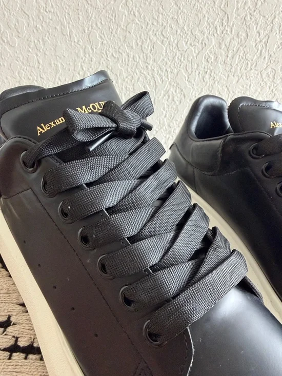 Alexander McQueen Black Leather Sneakers with White Platform Sole - Picture 8 of 9